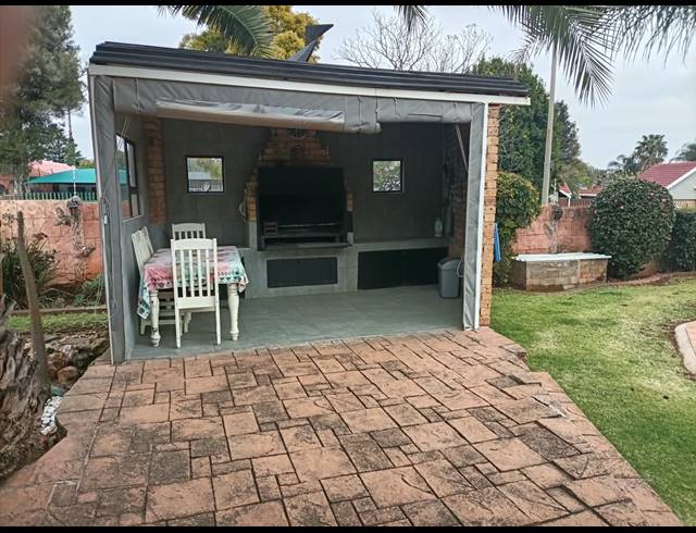 4 BEDROOM HOUSE FOR SALE IN NORKEM PARK